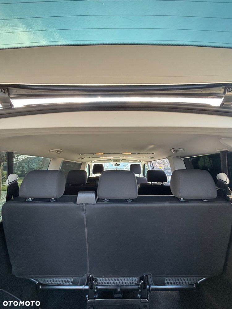 Volkswagen Caravelle - 12
