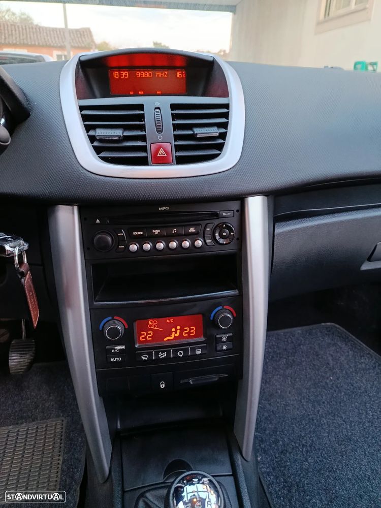 Peugeot 207 1.4 HDi Urban - 19