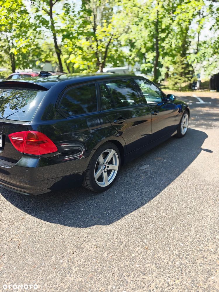 BMW Seria 3 325xi - 38