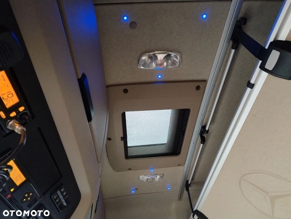 Mercedes-Benz Actros - 10