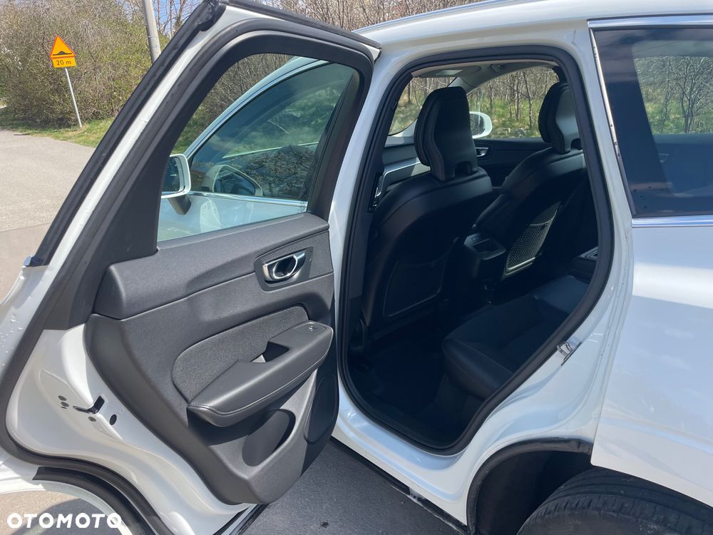 Volvo XC 60 B5 B Momentum Pro - 24