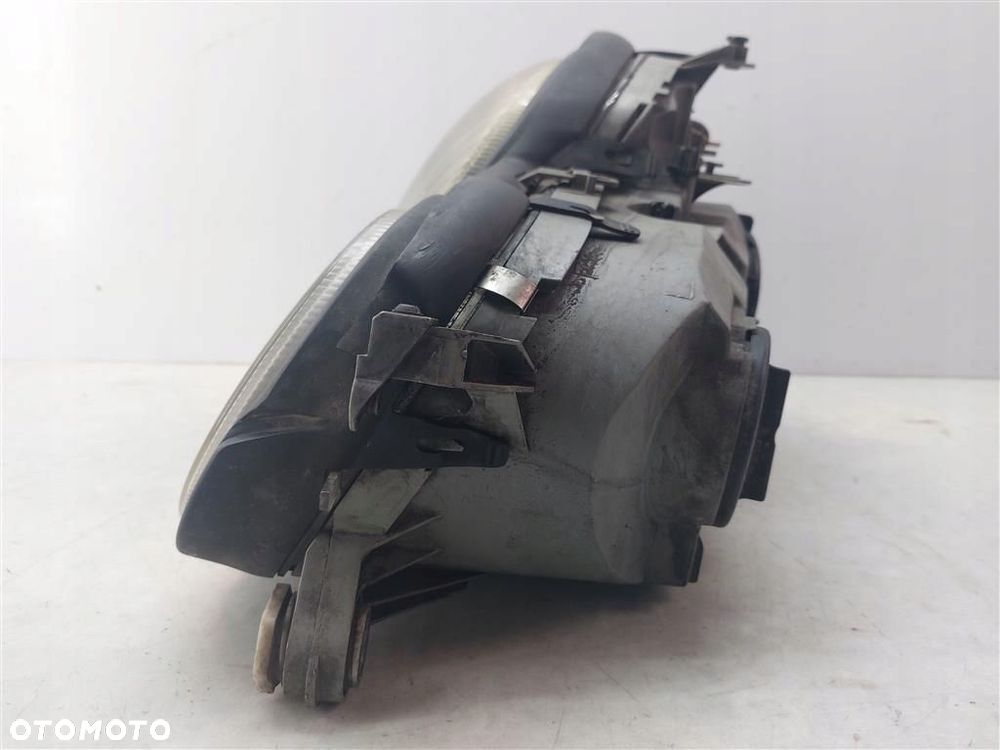 Reflektor lampa przód prawa Mercedes E-klasa W210 1995-2002 HELLA - 2