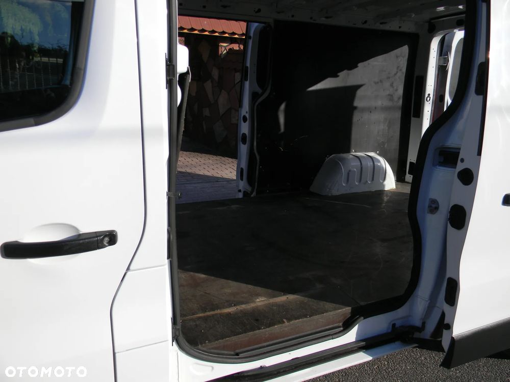 Opel Vivaro - 22