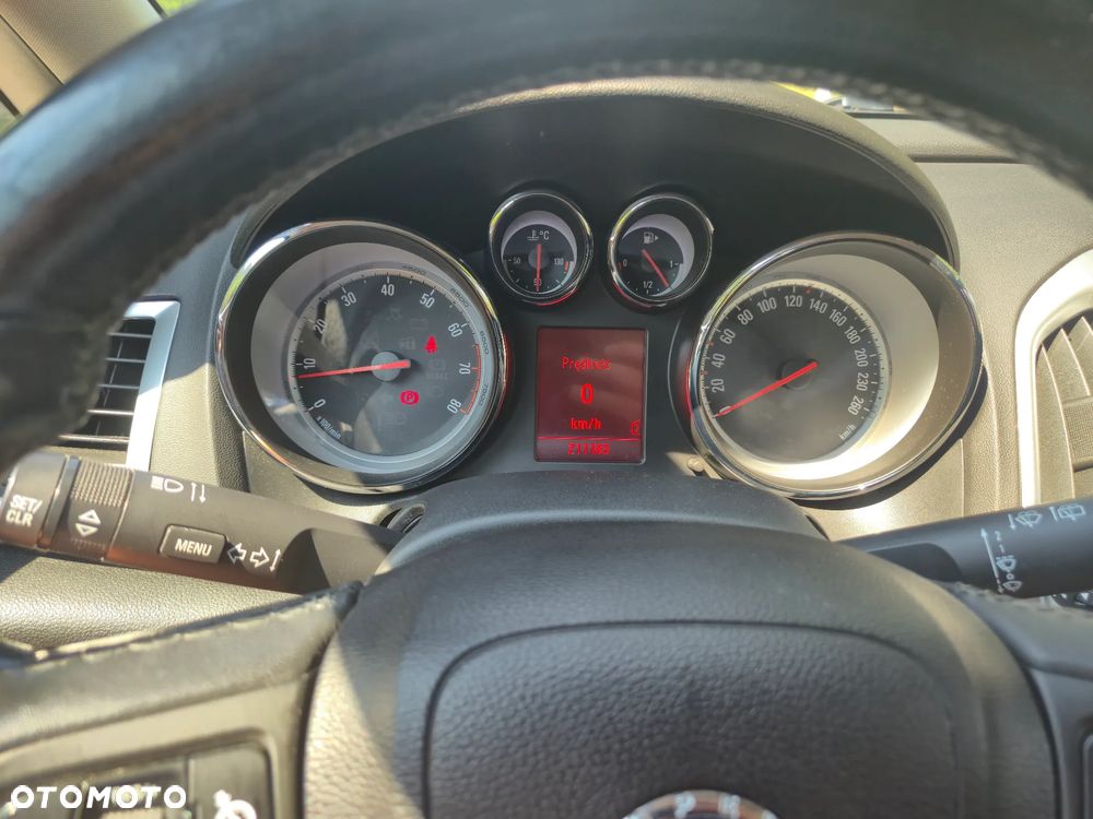 Opel Astra 1.4 T Cosmo - 9