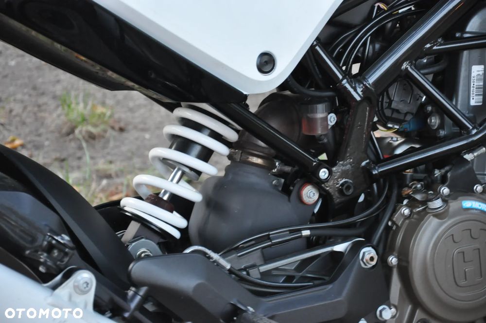 Husqvarna Vitpilen - 24