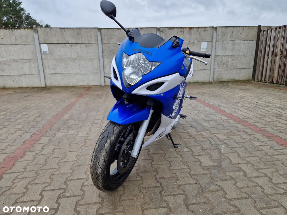 Suzuki GSX - 14