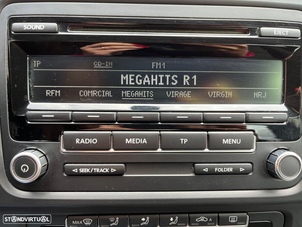 VW Golf 1.6 TDi Confortline - 24