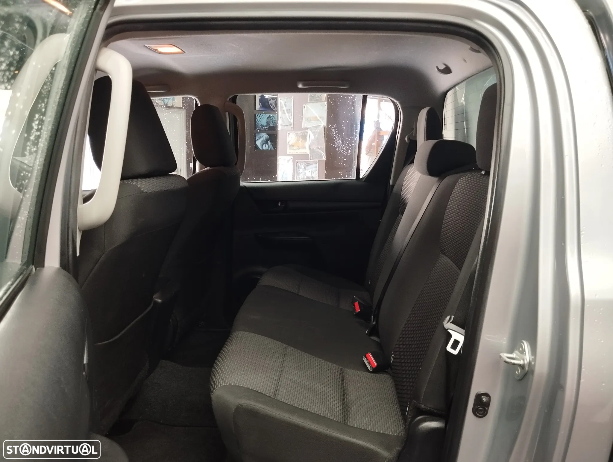 Toyota Hilux 2.4 D-4D 4WD CD CM - 9