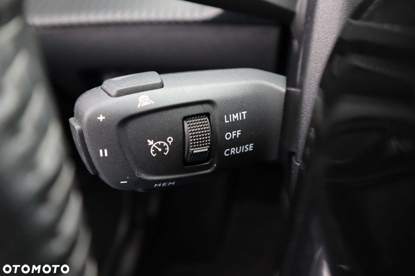 Peugeot 2008 Elektro Allure - 22