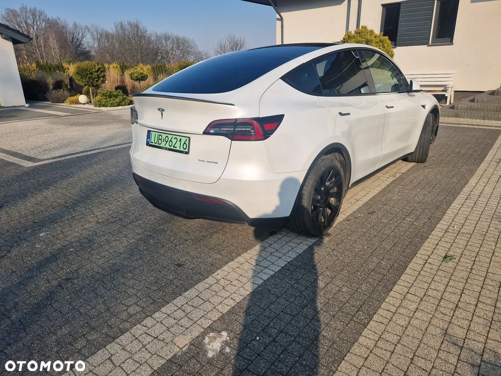 Tesla Y Long Range AWD - 6