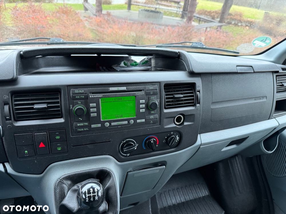 Ford Transit - 12