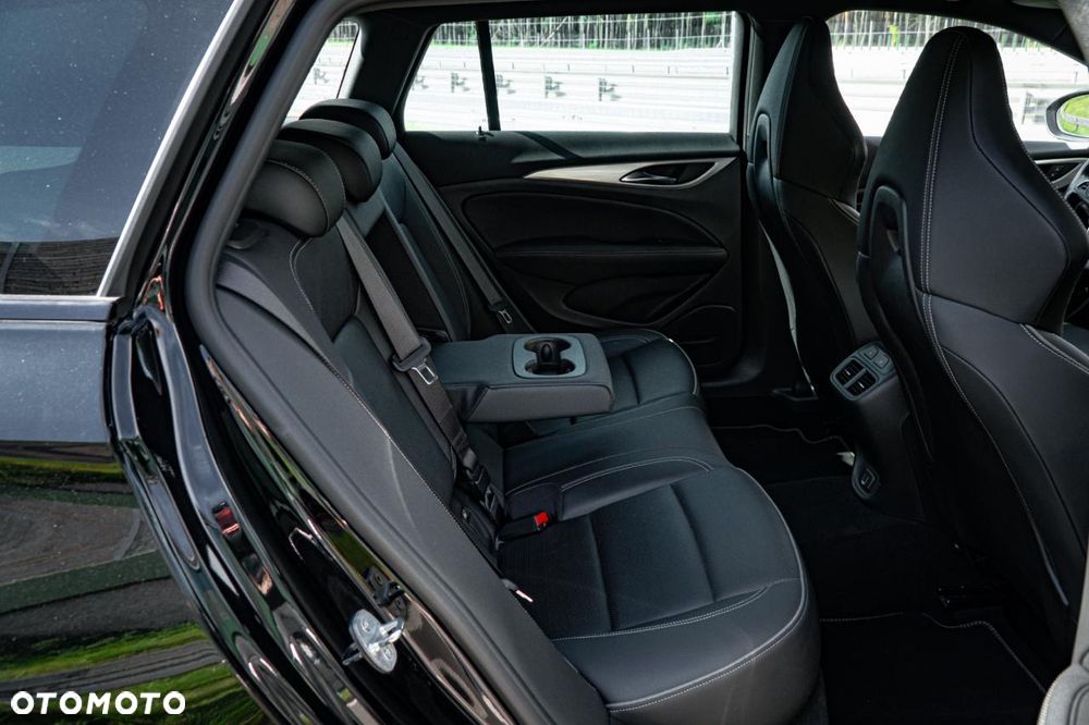 Opel Insignia 2.0 T 4x4 GSi + S&S - 31