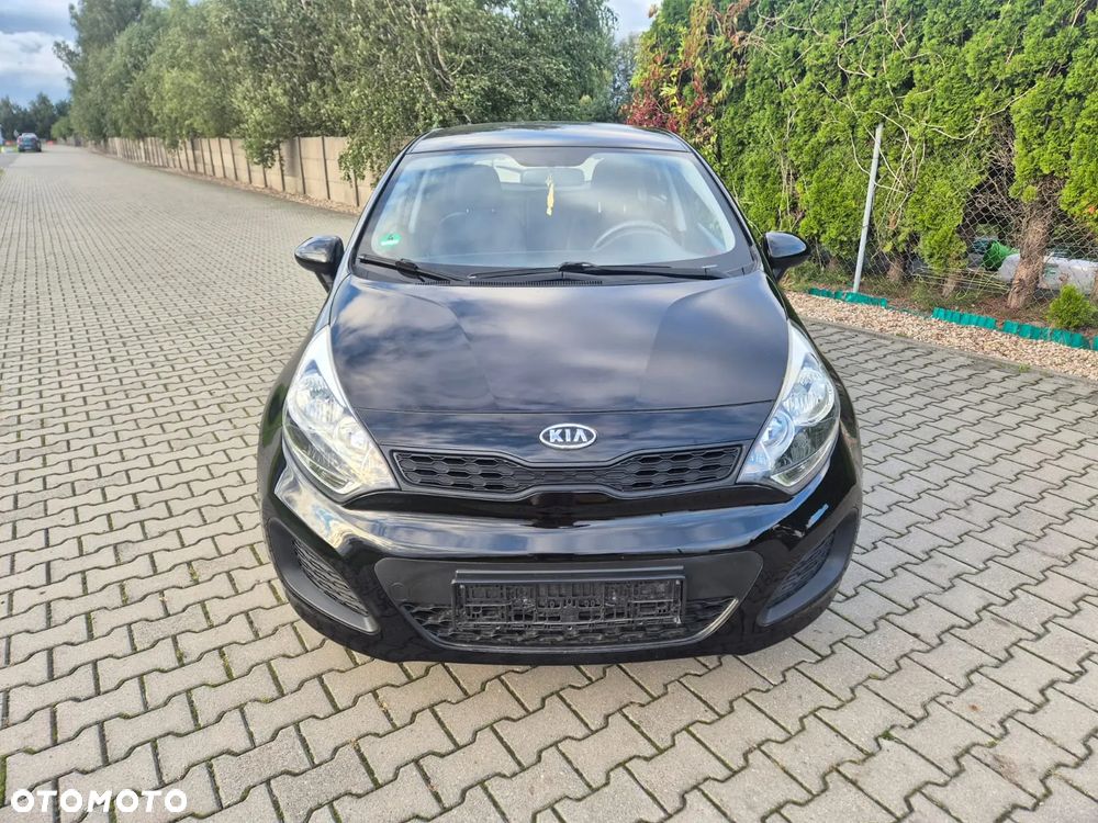 Kia Rio - 11