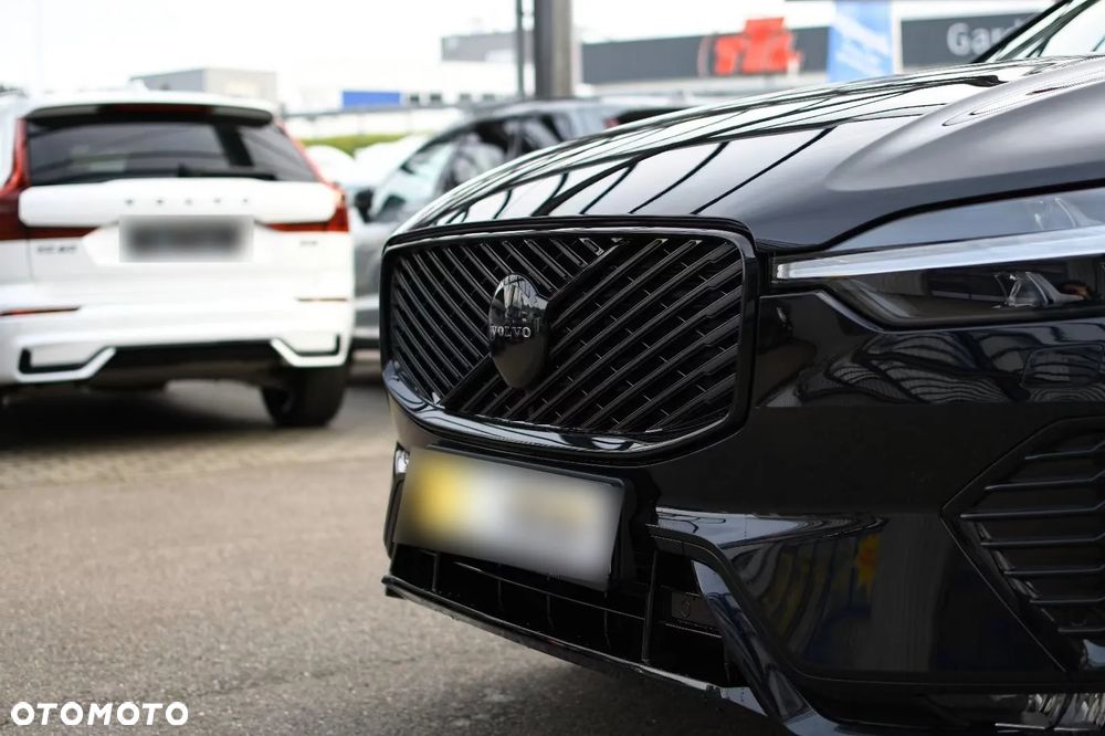 Volvo XC 60 B5 B AWD Plus Black Edition - 8