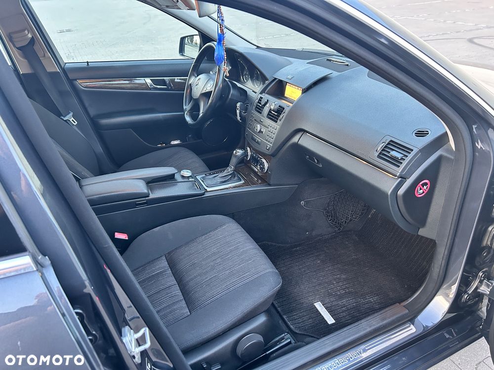 Mercedes-Benz Klasa C 220 CDI DPF Automatik BlueEFFICIENCY Elegance - 9