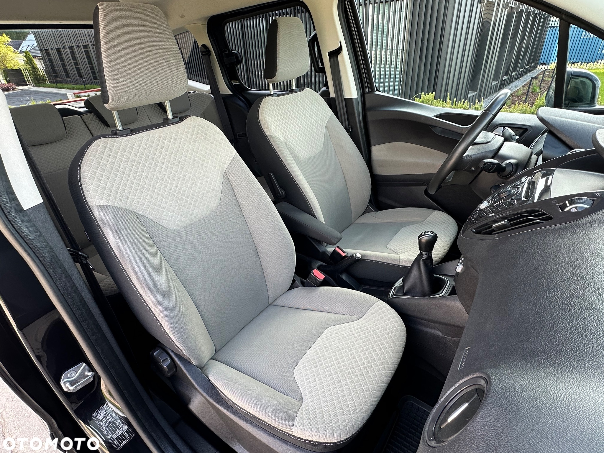 Ford Tourneo Courier 1.0 EcoBoost Titanium - 30