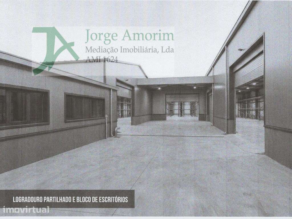 Armazém situado numa zona de fácil acesso às principais vias (A1, A... - Grande imagem: 5/5