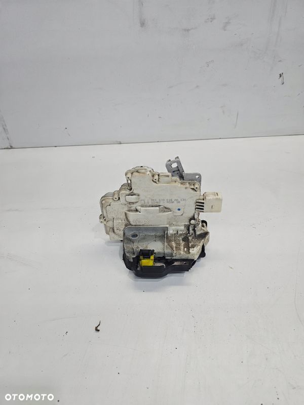 ZAMEK DRZWI PRAWY TYŁ AUDI A4 B6 B7 8E0839016AA 7-PIN - 1