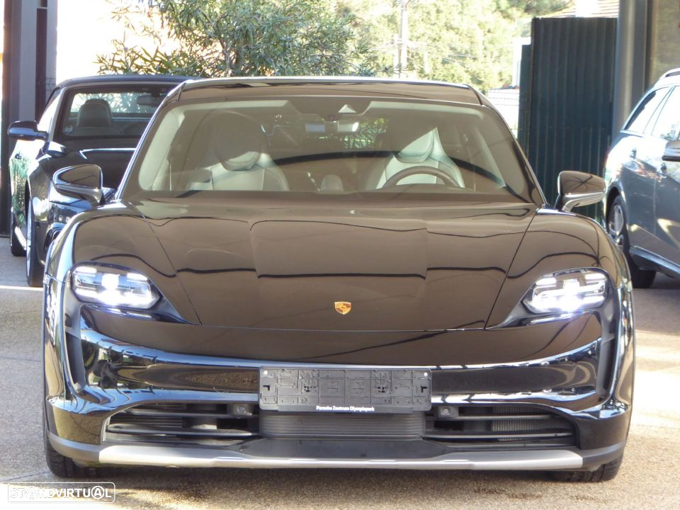 Porsche Taycan Cross Turismo 4 - 35