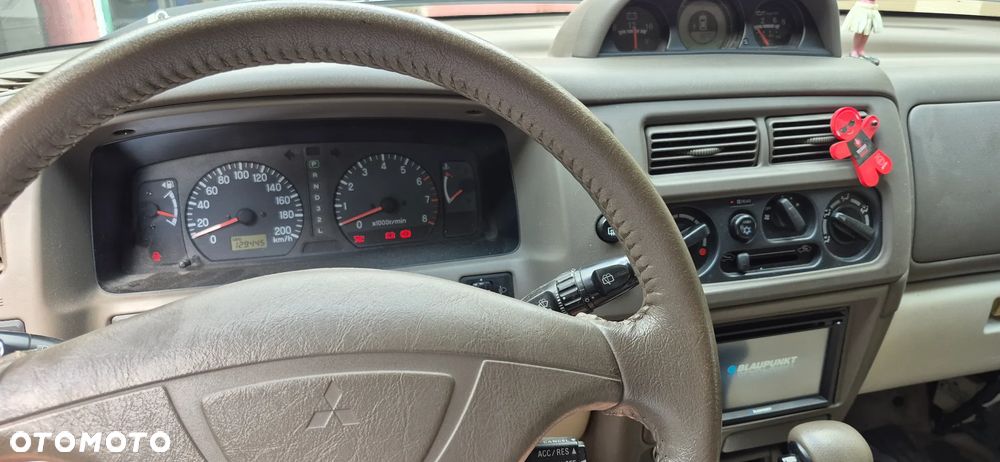 Mitsubishi Pajero - 6