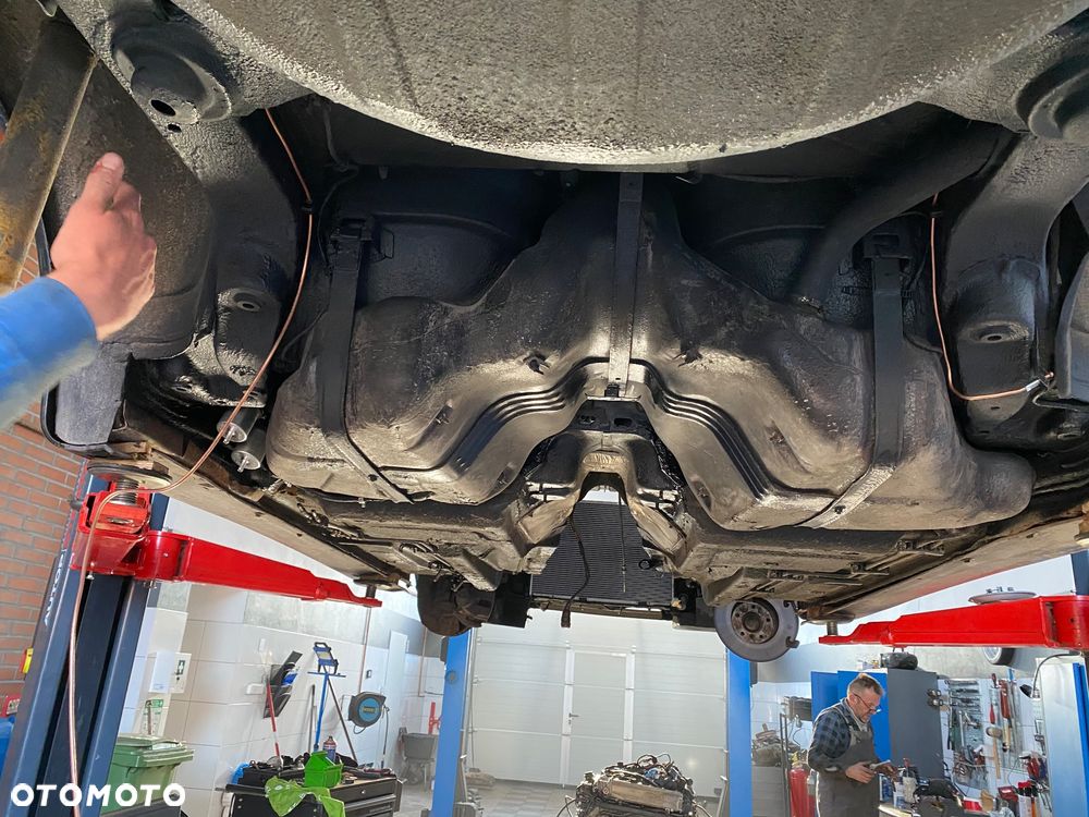 BMW Seria 8 - 17