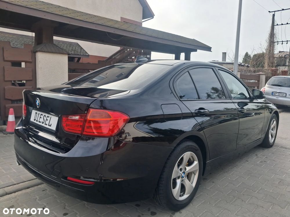 BMW Seria 3 318d Sport Line - 2