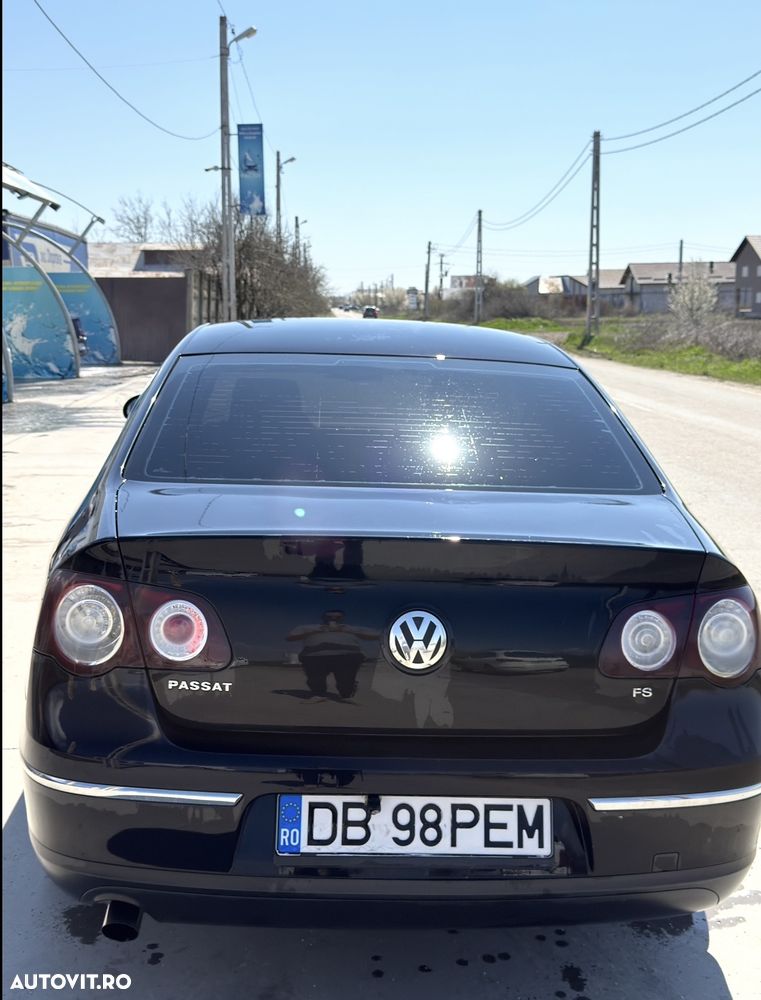 Volkswagen Passat 1.6 FSI Comfortline - 3