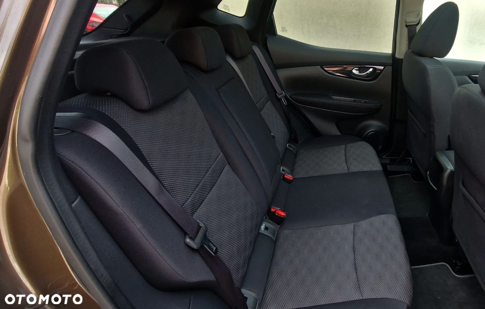 Nissan Qashqai 1.6 DIG-T N-Connecta - 29