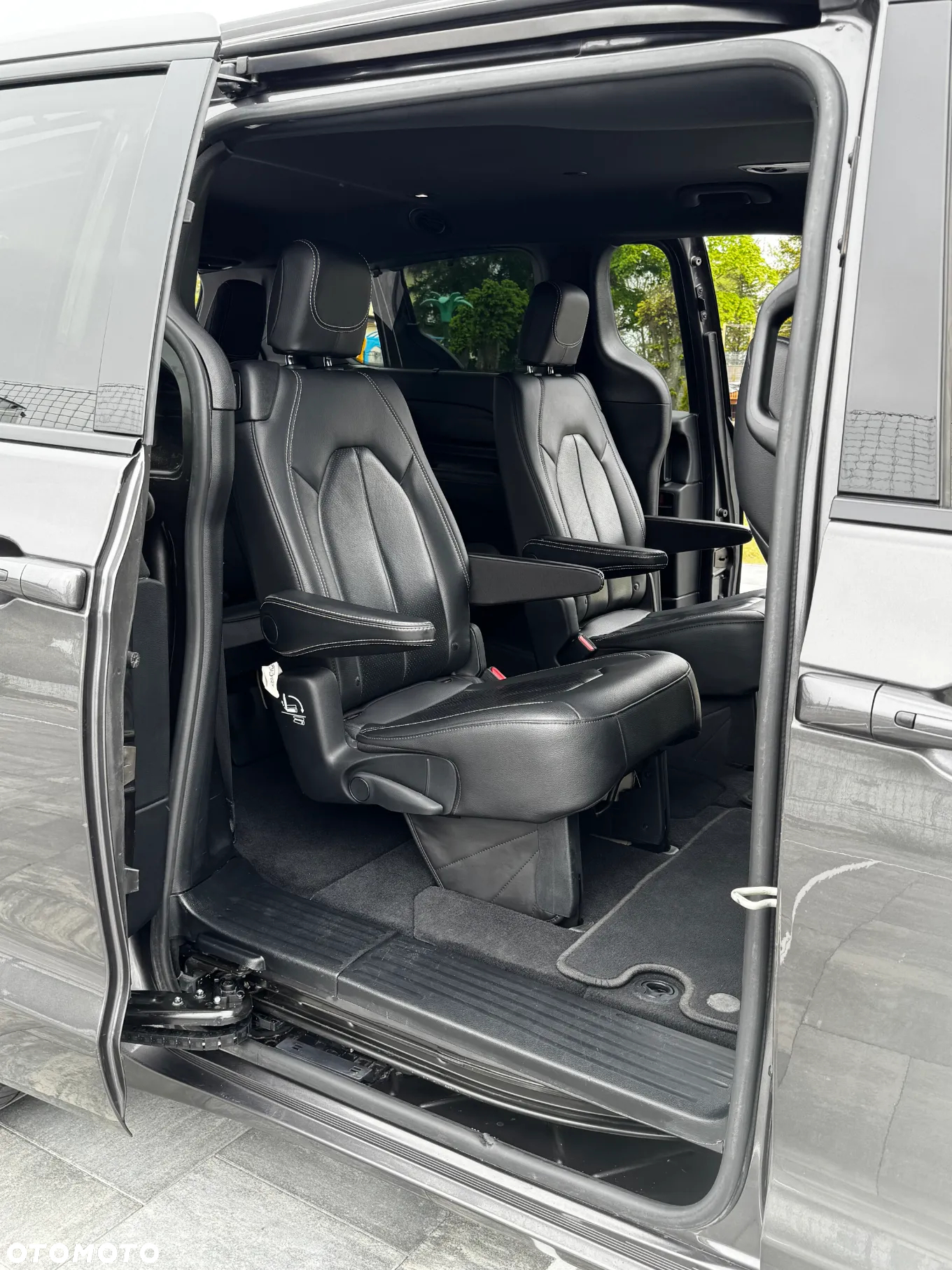 Chrysler Pacifica - 25