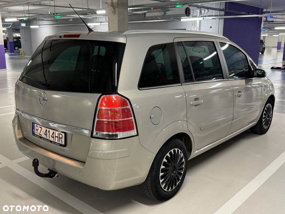 Opel Zafira - 11