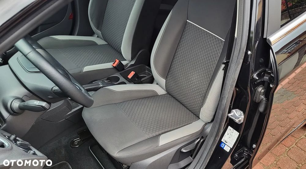 Ford Fiesta 1.0 EcoBoost S&S TREND - 12