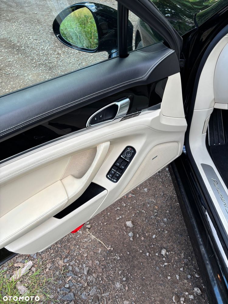 Porsche Panamera S - 11