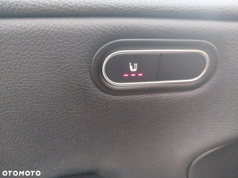 Mercedes-Benz CLA - 12