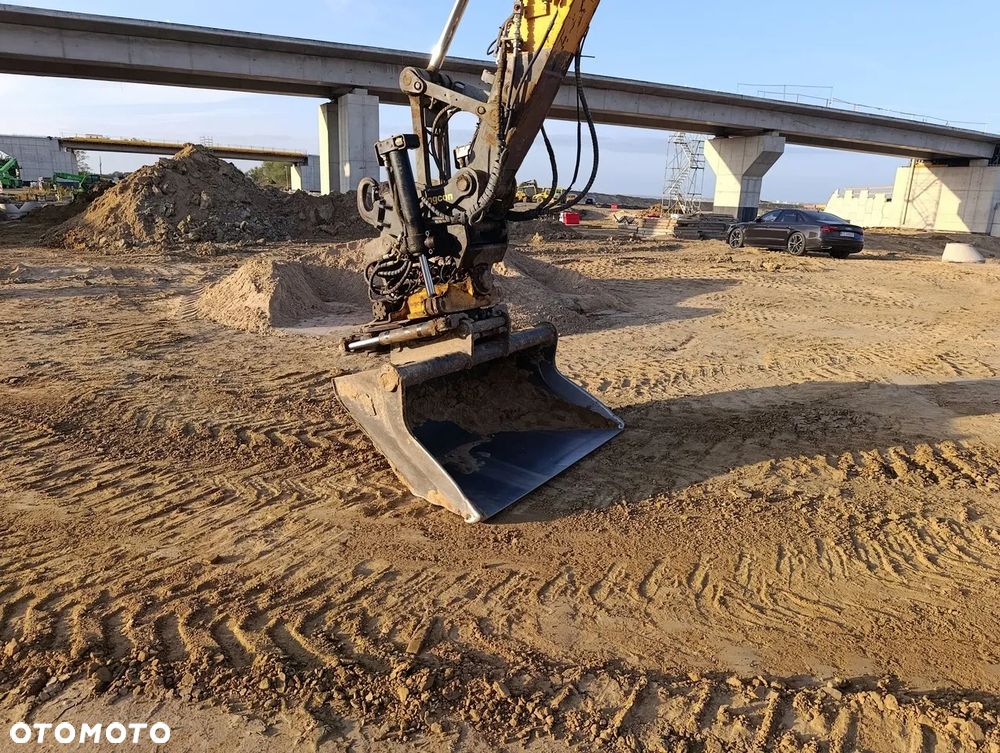 Liebherr R 914 Compact - 22