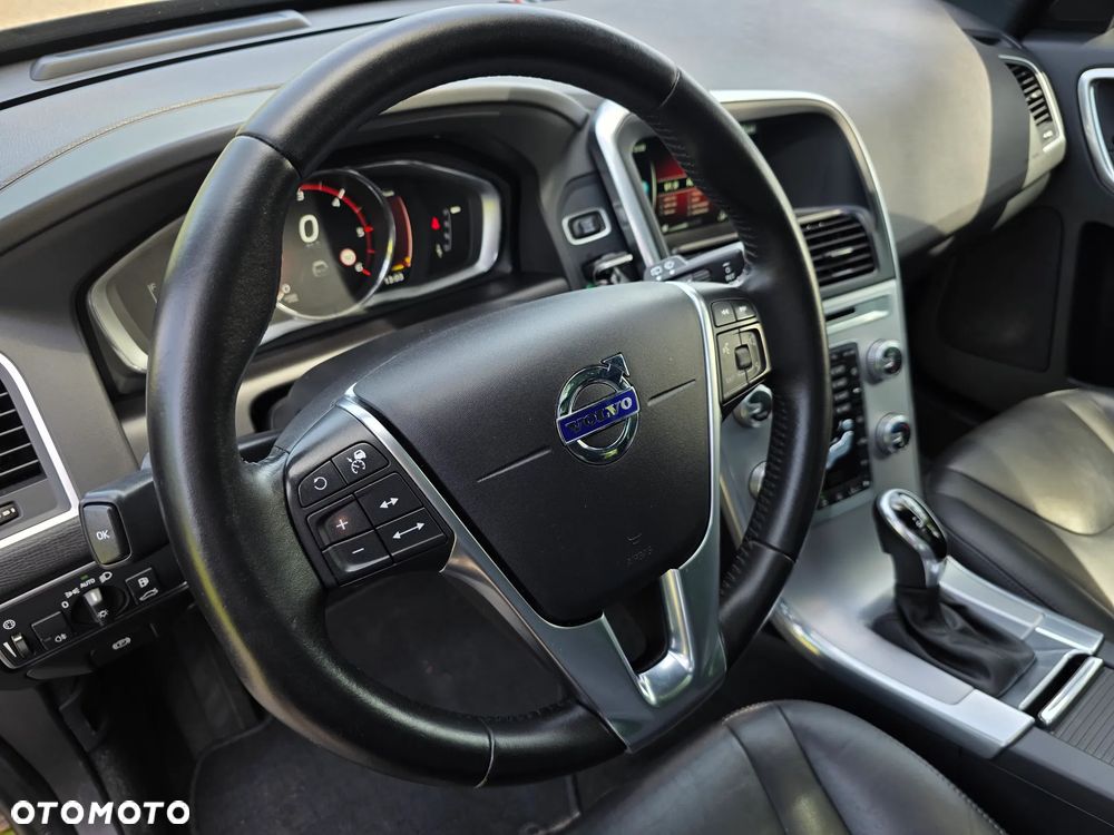 Volvo XC 60 D4 Geartronic Summum - 18
