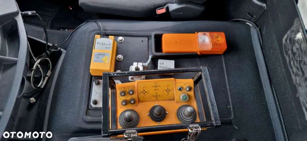 Mercedes-Benz AXOR 1828 - 17