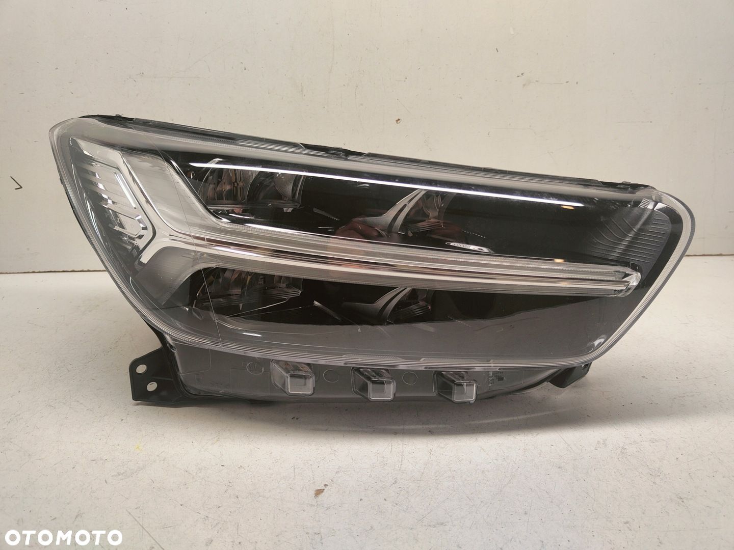 VOLVO XC40 LAMPA PRAWY PRZÓD EU MID LED 32342525 - 1