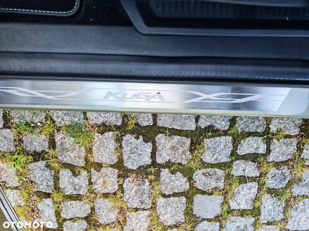 Ford Kuga 1.5 EcoBoost 2x4 Titanium - 31