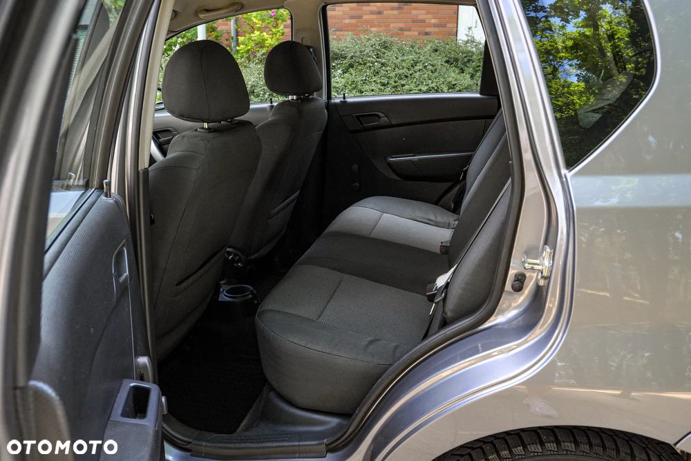Chevrolet Aveo - 8