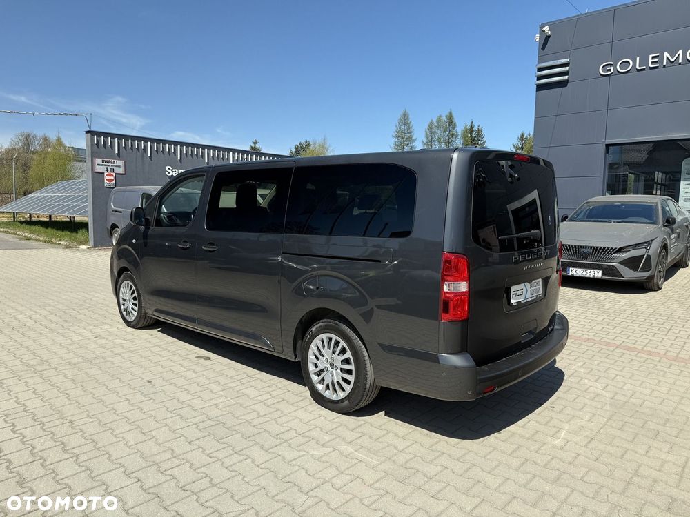 Peugeot Traveller - 8