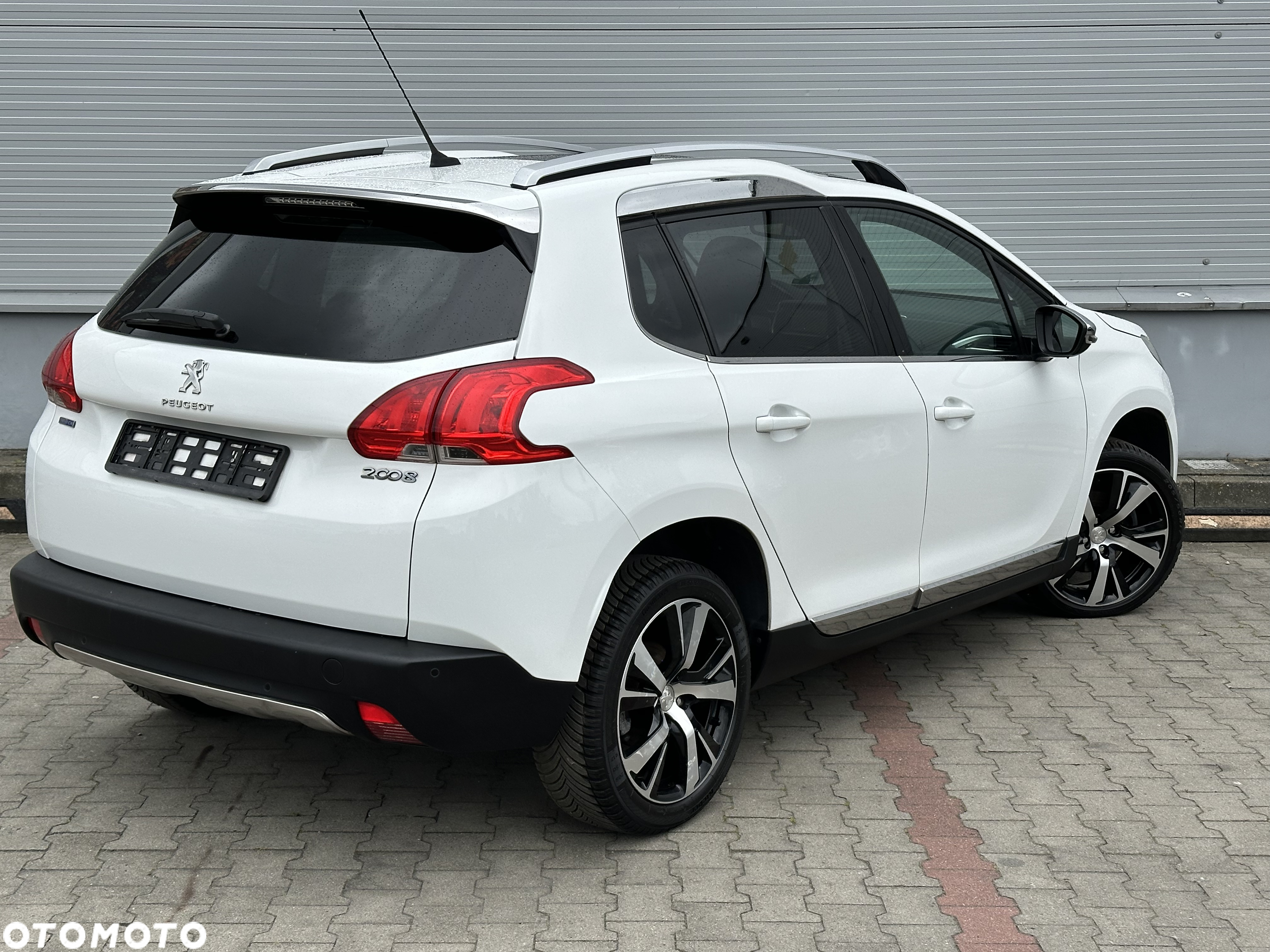 Peugeot 2008 1.6 BlueHDi Allure - 8