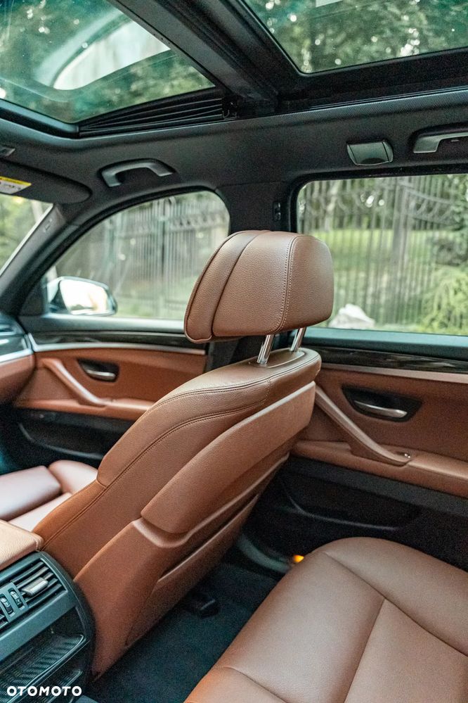 BMW Seria 5 530d xDrive - 38