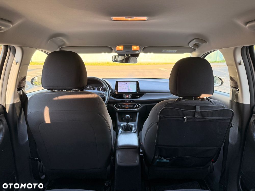 Hyundai i30 1.5 DPI Classic + - 18