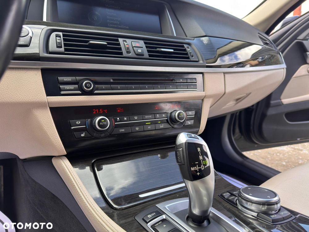 BMW Seria 5 528i xDrive Sport-Aut Luxury Line - 22