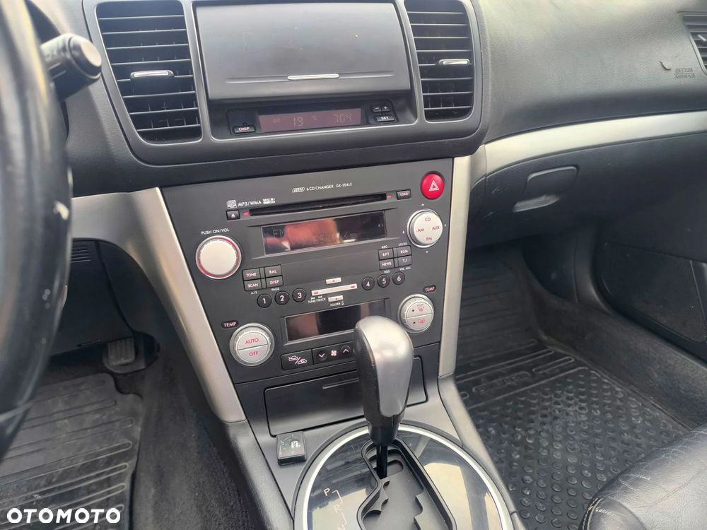 Subaru Legacy - 14
