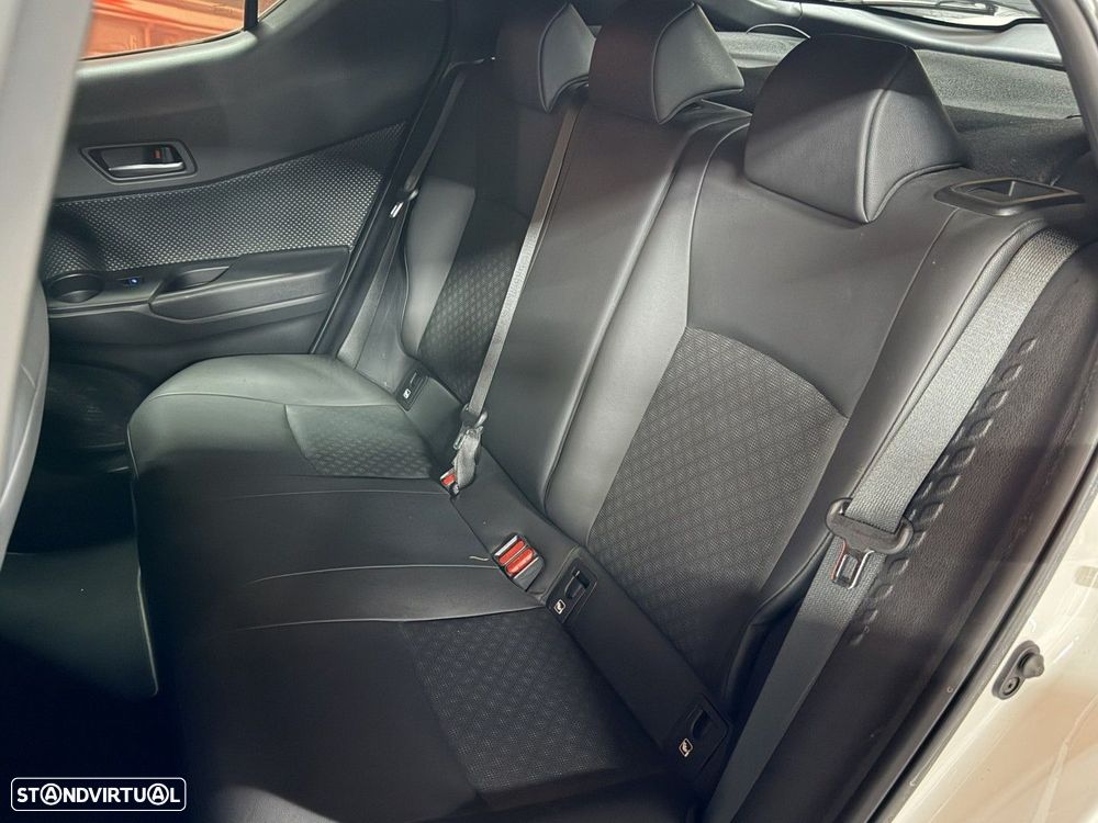 Toyota C-HR 1.8 HSD Exclusive+P.Luxury - 8