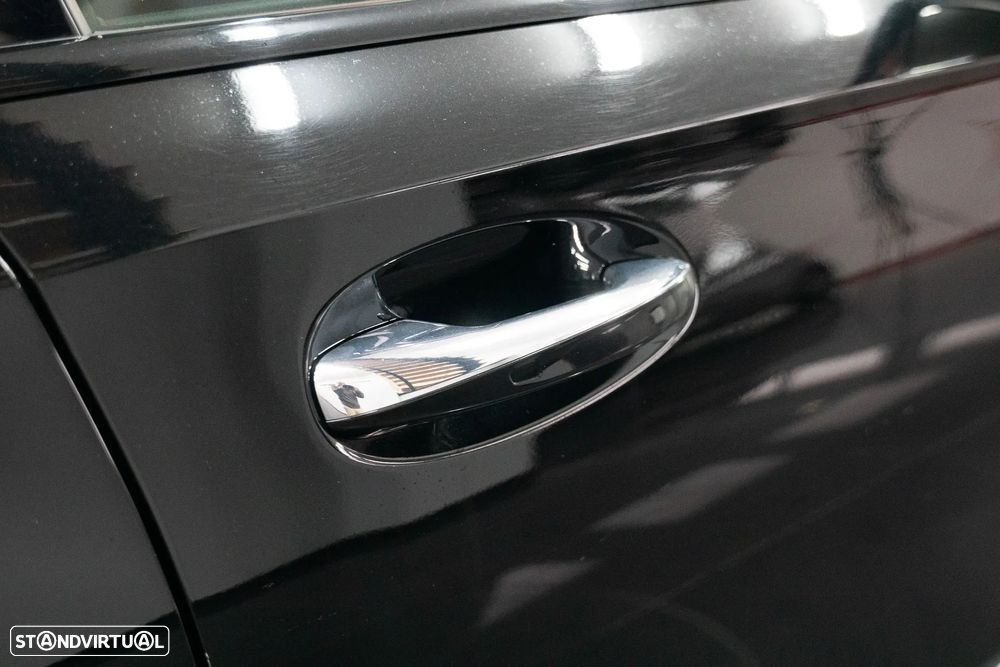 Mercedes-Benz A 250 Limousine e AMG Line - 5