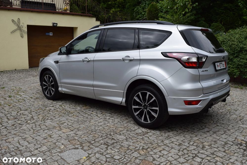 Ford Kuga 1.5 EcoBoost 2x4 ST-Line - 4