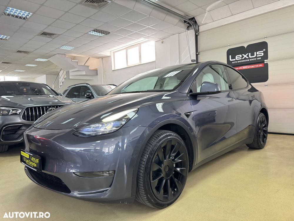 Tesla Model Y - 2