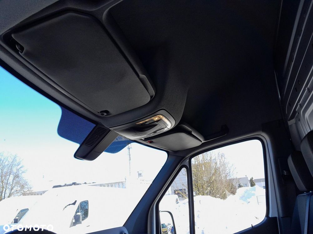 Mercedes-Benz Sprinter - 21